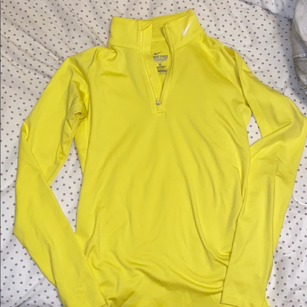 💛Nike💛 Fitted Pullover